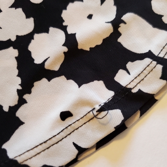 Tommy Hilfiger Black/White Floral Bell Sleeve Dress Sz 12 - Picture 12 of 12